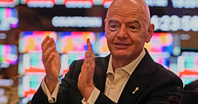 “Mondiale con troppe squadre? Vediamo se l’Italia si qualifica con 64, o forse dovrò metterne 228”: Infantino sfotte la Nazionale