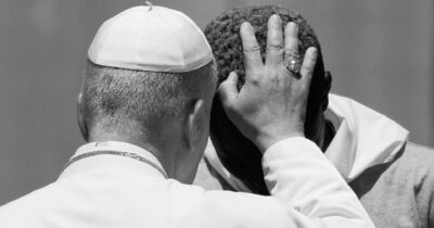 Copertina di Padre Spadaro sulla prima enciclica di papa Leone XIV: l’IA, gli algoritmi e noi consumatori o custodi?