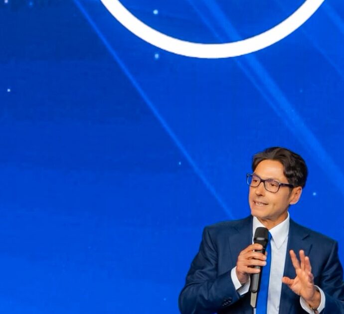 Parla Pier Silvio Berlusconi dopo l’incidente stradale: “Poteva essere una tragedia, qualcuno l’ha trasformata in un miracolo”. Il discorso all’evento Mediaset in ricordo del padre