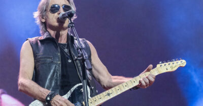 Copertina di “Come ogni cittadino di Reggio sono lì a dire: come ca**o è possibile?”: Ligabue commenta il fallimento del Festival alla RCF Arena di Campovolo