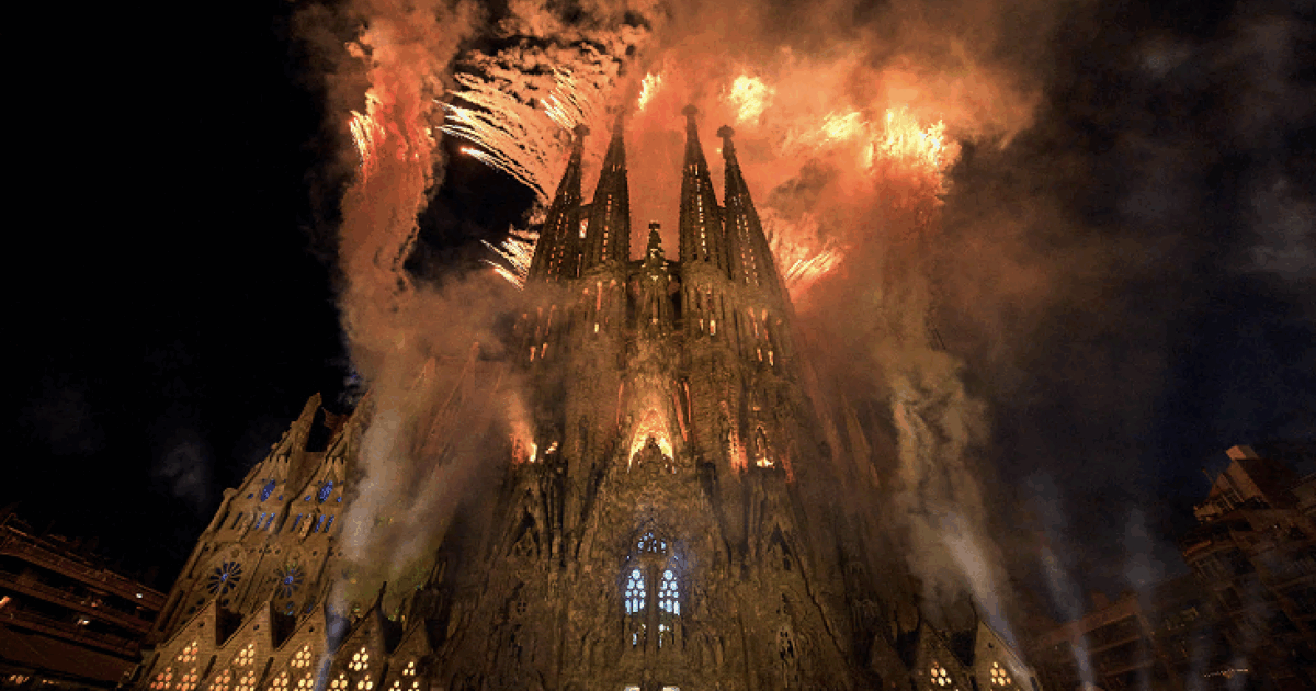 Da “miracolo” a “cag*** pazzesca”: la Sagrada Familia come la giacca di una persona ricca, tirata da tutte le parti perché fa comodo