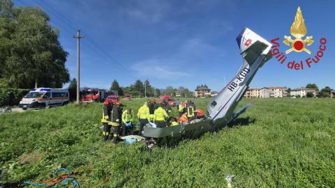 Aereo da turismo si schianta nel Comasco: gravissimi due uomini di 58 e 55 anni