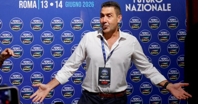 La Feccia di Vannacci. Attacchi ai giornalisti, Fiamma e preghiere