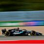 Copertina di F1, super Russell a Barcellona: è in pole position davanti a un ottimo Hamilton e Antonelli. Leclerc va a muro | La griglia di partenza