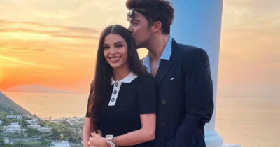 Copertina di Incidente d’auto per Giulia Belmonte, compagna di Stash dei Kolors: “Mi sono spaventata tanto, ero con le mie bimbe”