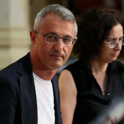Copertina di Da Erri De Luca a  Nevo: la sinistra e il vizietto di zittire scrittori e  artisti