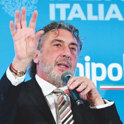 Copertina di Torna  la “finanza rossa”. Come Cimbri s’è fatto “banchiere di sistema”