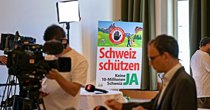 Referendum in Svizzera, vince il no: respinta la proposta anti-immigrazione per frenare la crescita demografica