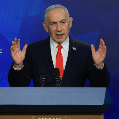 Copertina di Accordo Usa-Iran, la firma venerdì in Svizzera. Ma Netanyahu: "La lotta non è finita". Hormuz, riapertura difficile. Teheran: “Imporremo tariffe”