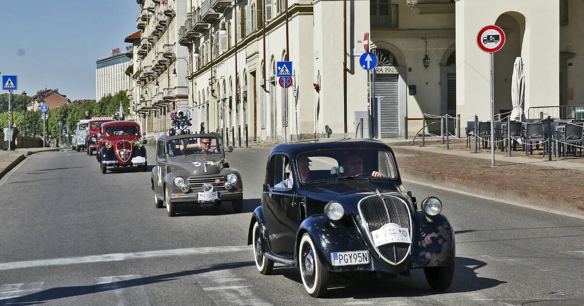 fiat 500 topolino 90 anni e non sentirli a torino la festa dell8217auto che motorizz242 l8217italia da Ilfattoquotidiano.it fiat 500 topolino 90 anni e non sentirli a torino la festa dell8217auto che motorizz242 l8217italia