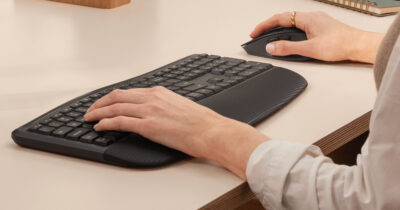 Copertina di Logitech Signature Comfort Plus MK880: il nuovo kit tastiera e mouse che promette qualità, comfort e una lunga autonomia