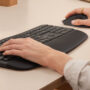 Copertina di Logitech Signature Comfort Plus MK880: il nuovo kit tastiera e mouse che promette qualità, comfort e una lunga autonomia