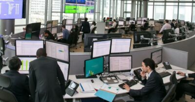 Copertina di Accordo Usa-Iran, la reazione dei mercati: volano le Borse, in calo il prezzo di petrolio e gas
