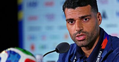 Copertina di Iran, il debutto ai Mondiali nel giorno dell’accordo con gli Usa. Taremi attacca la Fifa: “Il calcio porta pace? Qui c’è troppa tensione”
