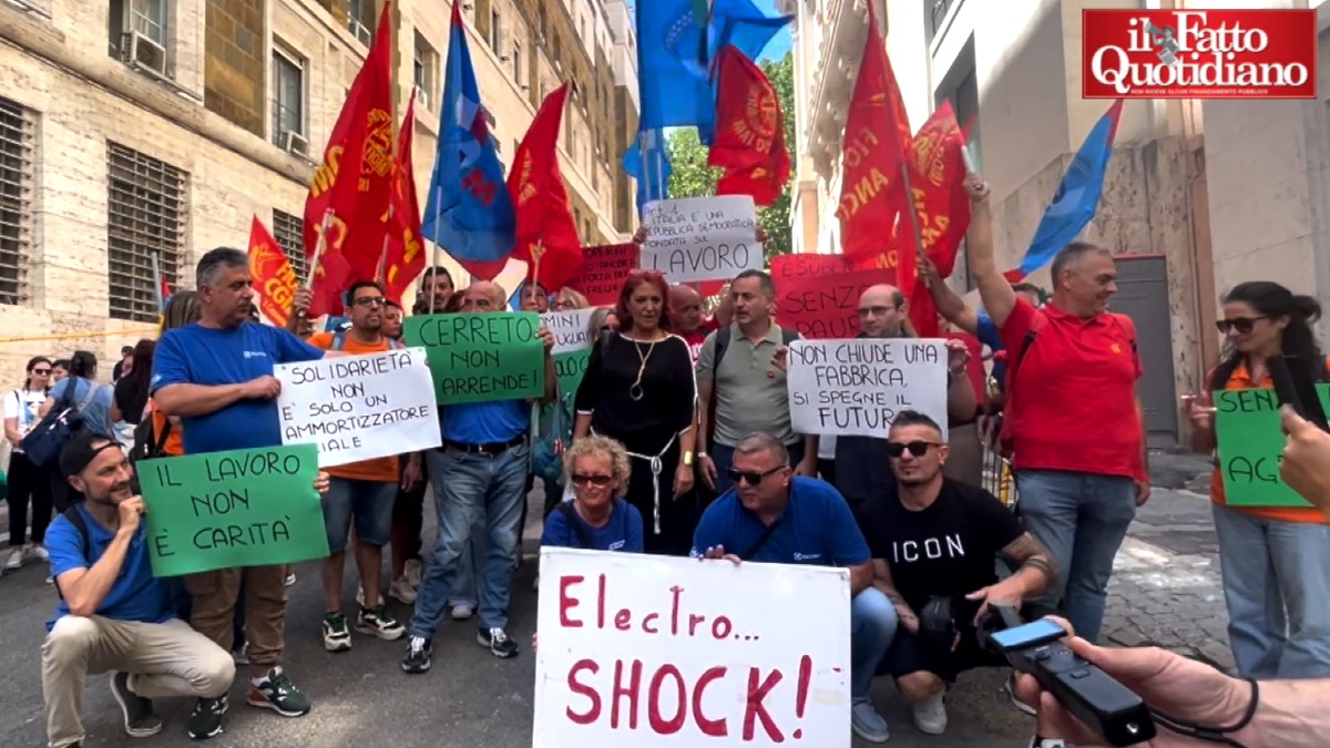 https://st.ilfattoquotidiano.it/wp-content/uploads/2026/06/15/lavoratori-electrolux_1200x675.jpg