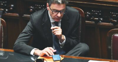 Copertina di Mps, la giunta ai pm: “Vietato leggere chat di parlamentari”