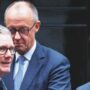 Copertina di Leader a pezzi: ultimo giro per Macron. E Merz e Starmer rincorrono Donald