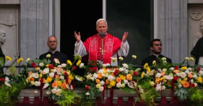 Copertina di Ogni parola di Papa Leone ha una valenza politica. Il viaggio in Spagna lo conferma