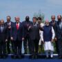 Copertina di Trump al G7 incontra Zelensky: “Putin dovrebbe trovare un accordo. Pronto a reintrodurre sanzioni su petrolio russo”