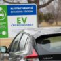 Copertina di Auto elettriche, lo studio che immagina quante ce ne saranno in Italia nel 2035