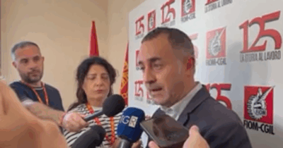 Copertina di Ilva, De Palma (Fiom): “Urso dice basta soldi pubblici? Li hanno spesi male, nazionalizzino come fatto da Francia e Uk”