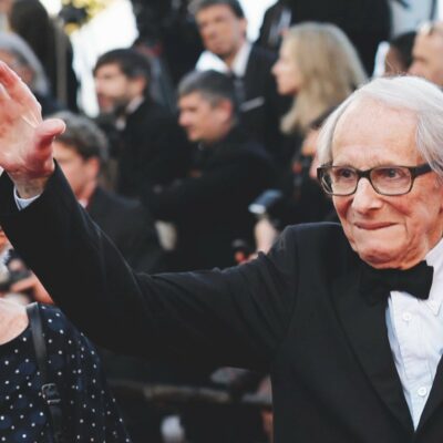 Copertina di Tra operai, calcio e pulizie:  buon compleanno, Ken Loach