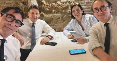 Copertina di A tavola senza Renzi.  I leader Progressistilanciano le due piazze sul programma