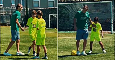 Copertina di Pio Esposito rimanda le vacanze: è a Brescia per allenare i ragazzi della scuola calcio dove ha iniziato la carriera