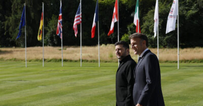 Copertina di G7 a Evian, i leader insistono con la politica delle armi a Kiev: “Sostegno incrollabile all’Ucraina e sanzioni alla Russia”