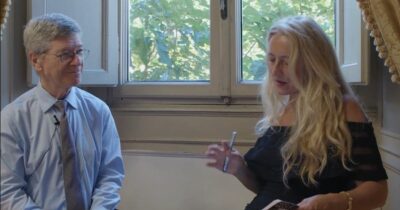 Copertina di Jeffrey Sachs intraprende un viaggio lungo la Via della Seta: in sei settimane l’itinerario di Marco Polo per la pace e la sostenibilità