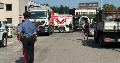 Copertina di Incidente mortale sul lavoro nel Milanese: operaio di 38 anni schiacciato da un pilastro di cemento