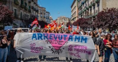 Copertina di A Napoli il Pride è spaccato in due: torna l’Arrevutamm in protesta su sponsor pro Israele e per difendere i diritti delle persone trans