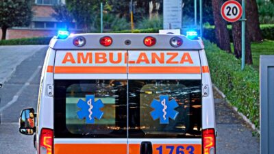 Copertina di Travolge un motociclista, poi un pedone e non si ferma: positivo all’alcoltest, arrestato 37enne a Milano