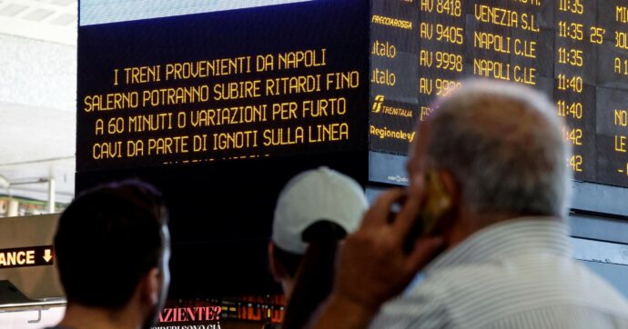Ancora caos sui treni. L’estate di Salvini, tra ritardi, rete e Pnrr