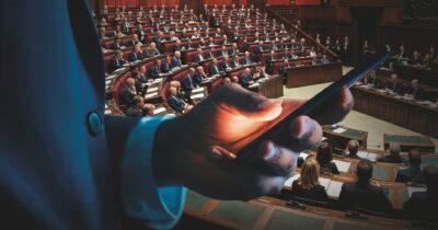 Copertina di Se tratti tangenti in chat con politici, la fai franca