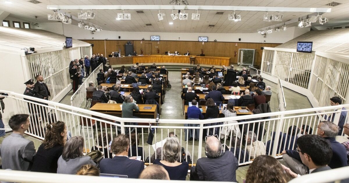 hydra depositate le intercettazioni sul politico di fratelli d8217italia lo portiamo avanti e lui si mette a disposizione da Ilfattoquotidiano.it hydra depositate le intercettazioni sul politico di fratelli d8217italia lo portiamo avanti e lui si mette a disposizione