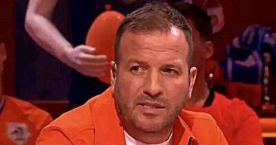 Copertina di “Sono tutti uguali”: Van der Vaart sotto accusa per la frase sui giapponesi. “È un pagliaccio”. Poi le scuse