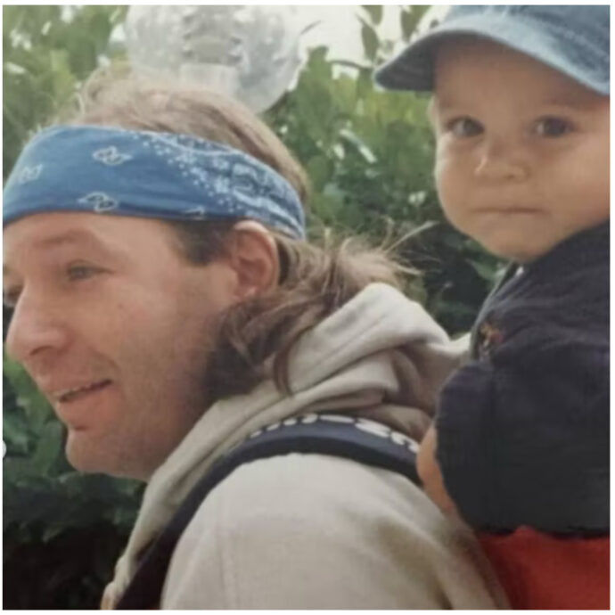 Vasco Rossi festeggia il figlio: “Il mio Lukito compie 35 anni. Gli auguro tanta gioia e salute! Ovviamente anche tanto altro, ma queste sono le cose più importanti”