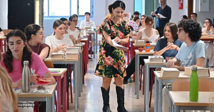 Maturità 2026, le tracce della seconda prova scritta in diretta: al Classico una versione di Quintiliano, allo Scientifico un problema sul livello del lago di Bracciano e uno studio di funzione