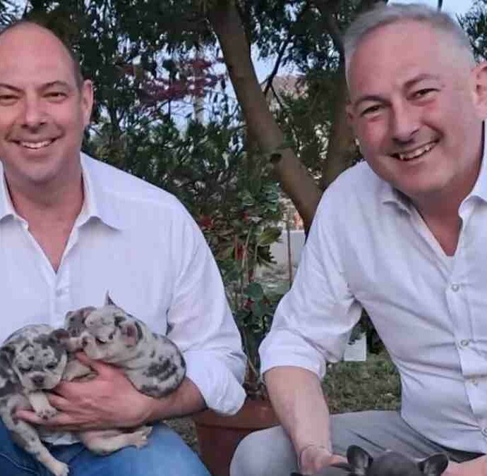 “Ma chi dice che i diritti siano solo di Sinistra?”: boom di autoinvitati e 500 ospiti per le nozze gay dei due sindaci del Centrodestra