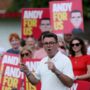 Copertina di Burnham batte anche Reform,  vince il seggio e sfida Starmer
