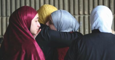 Copertina di “Ho trovato la voce in 7 esili, ma racconto  morte e sudari”