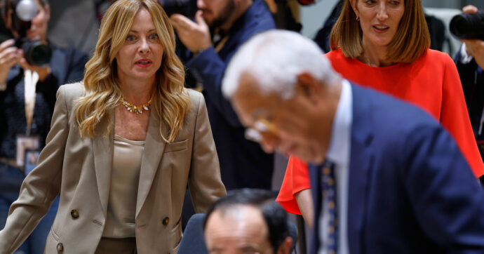 Migranti, Meloni e 18 capi di governo Ue: “Procedere subito con la soluzione dei Paesi terzi, come l’Italia con l’Albania”