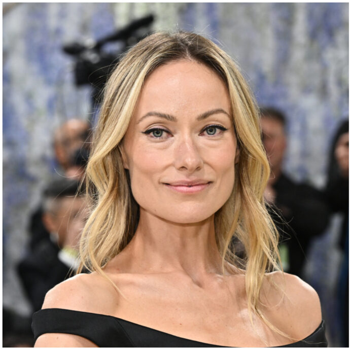 “La gente era fottutamente incaz**ta nera per la differenza di età di 10 anni con il mio ex Harry Styles”: lo rivela Olivia Wilde
