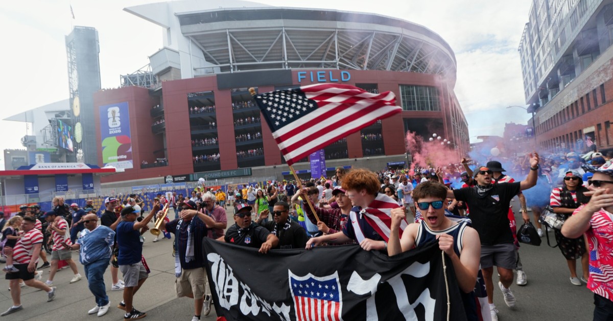 stadi pieni maxischermi nei musei ascolti tv da record per la prima volta il soccer unisce gli usa divisi da trump da Ilfattoquotidiano.it stadi pieni maxischermi nei musei ascolti tv da record per la prima volta il soccer unisce gli usa divisi da trump