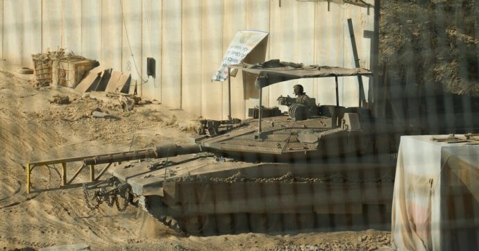 Libano, nuovi raid Idf dopo la tregua. Beirut: “almeno 16 morti e 12 feriti, ucciso un nostro soldato”. Media israeliani: “Risposta agli attacchi Hezbollah”