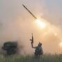 Copertina di Kiev sgancia droni a Mosca. Ma sul fronte perde ancora