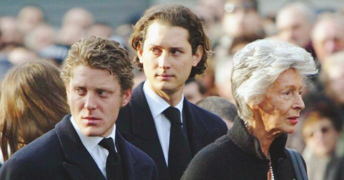 Eredità contesa, ora John Elkann deve scegliere: processo o patteggiamento?