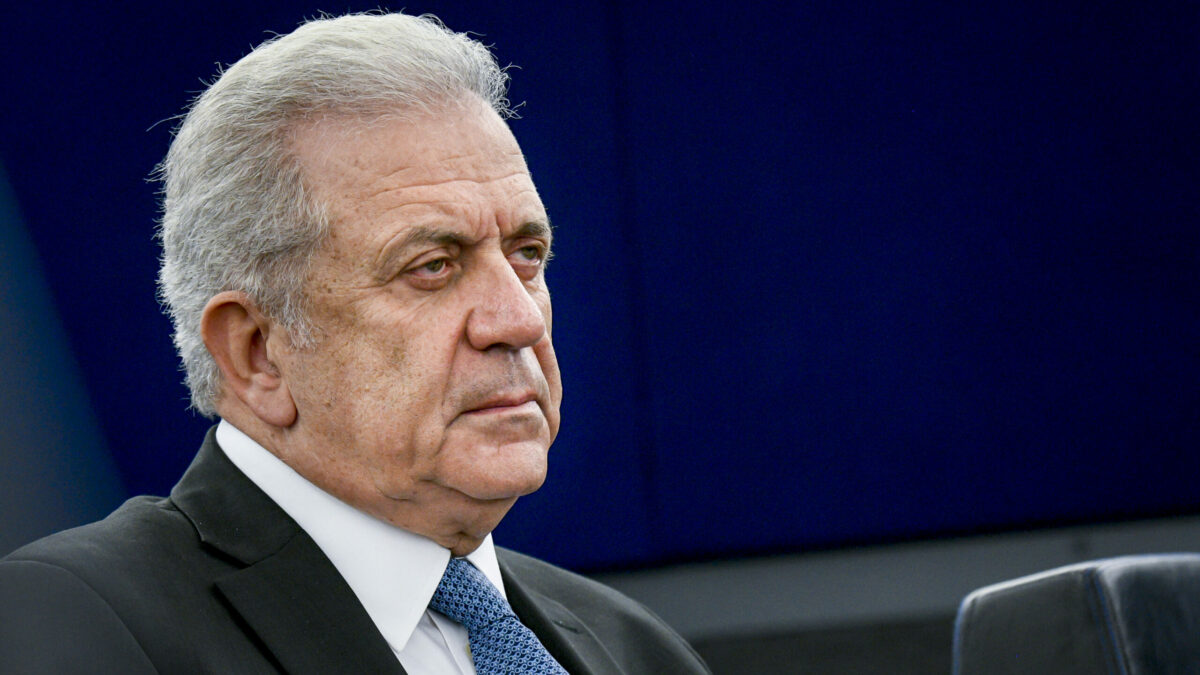 qatargate mandato d8217arresto per l8217ex commissario ue greco dimitris avramopoulos da Ilfattoquotidiano.it qatargate mandato d8217arresto per l8217ex commissario ue greco dimitris avramopoulos