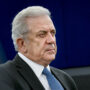 Copertina di Qatargate, “mandato d’arresto per l’ex commissario Ue greco Dimitris Avramopoulos”